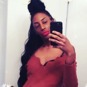 Meet your Posher, Roneeka